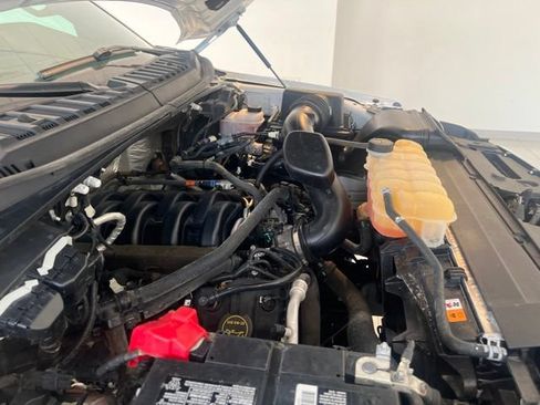 Used 2017 Ford F150 XLT AWD/4WD image 32