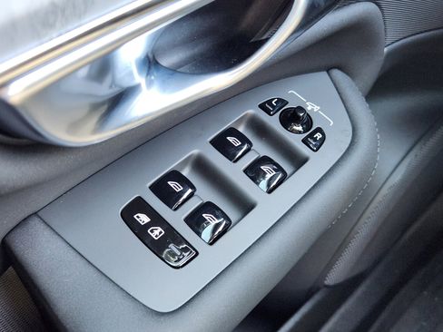 New 2026 Volvo XC90 B6 Ultra w/ Protection Package Premier image 24