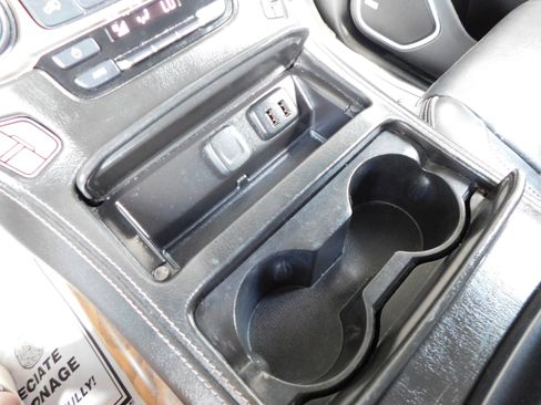 Used 2020 GMC Yukon Denali w/ Denali Ultimate Package image 29