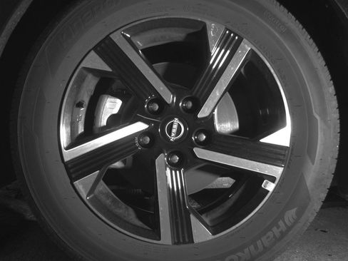 Used 2025 Nissan Sentra SV FWD image 12