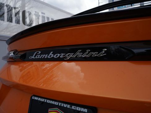 Used 2022 Lamborghini Urus image 96
