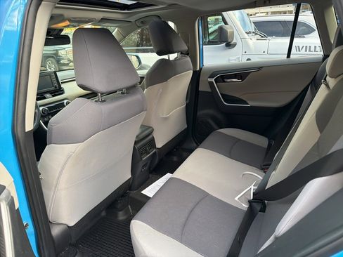 Used 2019 Toyota RAV4 XLE image 7