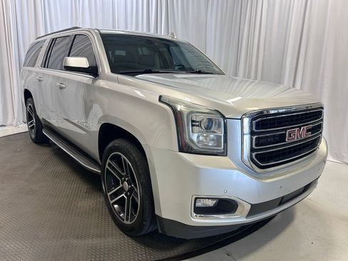 Used 2016 GMC Yukon XL SLT w/ Open Road Package AWD/4WD image 25