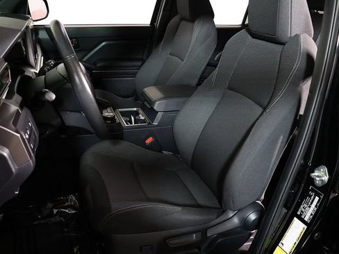 Used 2025 Toyota 4Runner SR5 AWD/4WD image 4