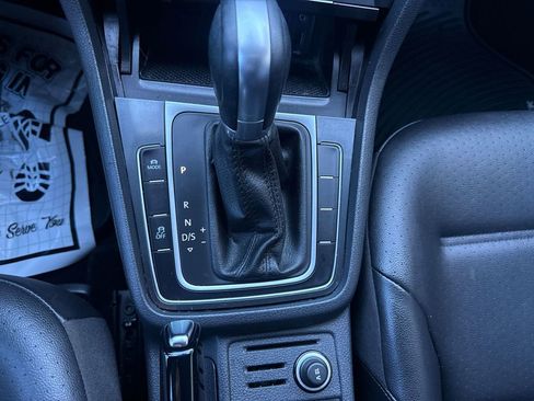 Used 2019 Volkswagen Golf Alltrack S image 18