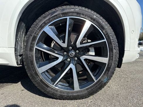 Certified 2024 Volvo XC90 B5 Plus w/ Protection Package Premier image 11
