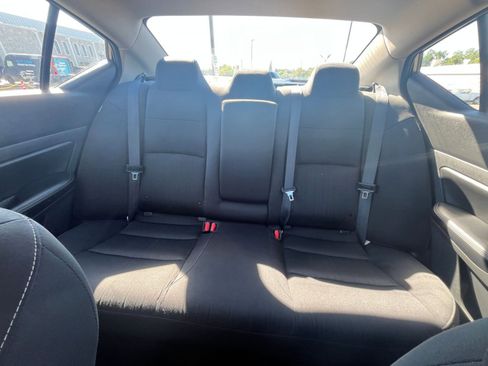 Used 2025 Nissan Altima 2.5 SV FWD image 38