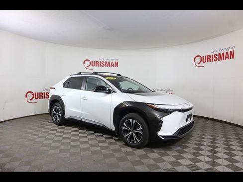 Used 2024 Toyota bZ4X XLE w/ Weather Package image 15