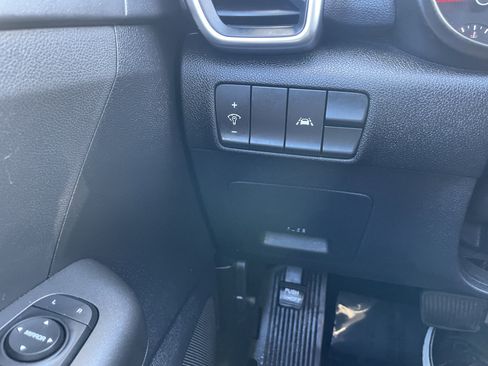 Used 2020 Kia Sportage LX image 13