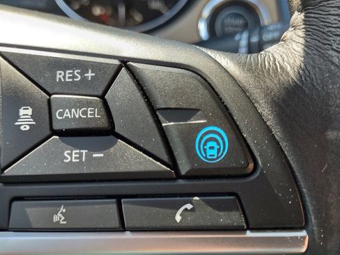 Used 2019 Nissan Rogue SV w/ Premium Package image 20