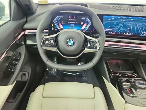 Used 2026 BMW 540i xDrive image 38