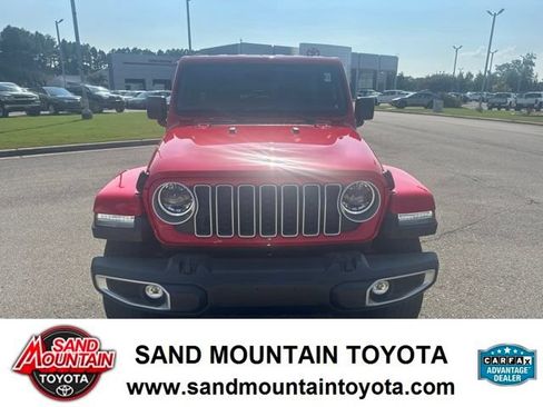 Used 2025 Jeep Wrangler Unlimited Sahara AWD/4WD image 7