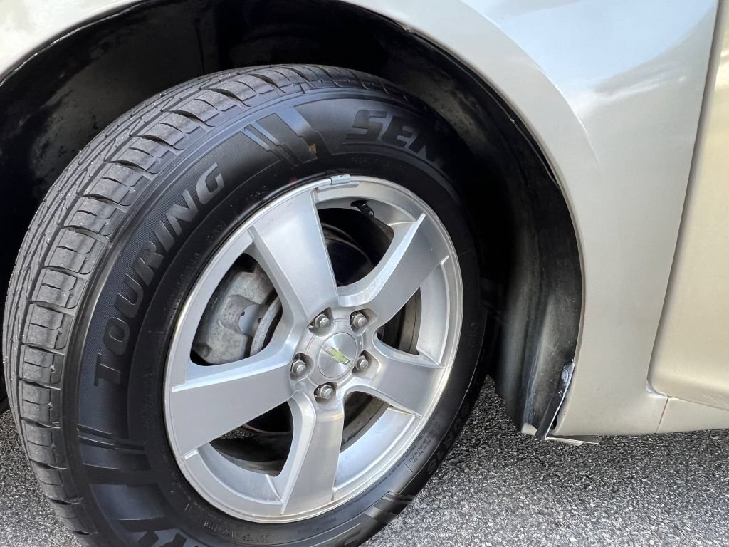 Used 2014 Chevrolet Cruze LT FWD image 16