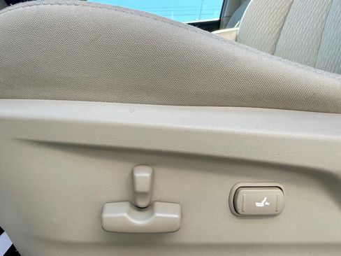 Used 2011 Subaru Legacy 2.5i Premium w/ All-Weather Pkg image 15