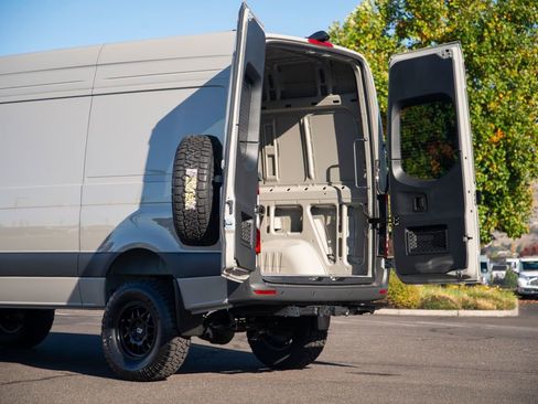 New 2025 Mercedes-Benz Sprinter 2500 image 9