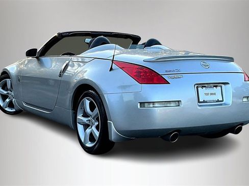 Used 2008 Nissan 350Z Touring image 5