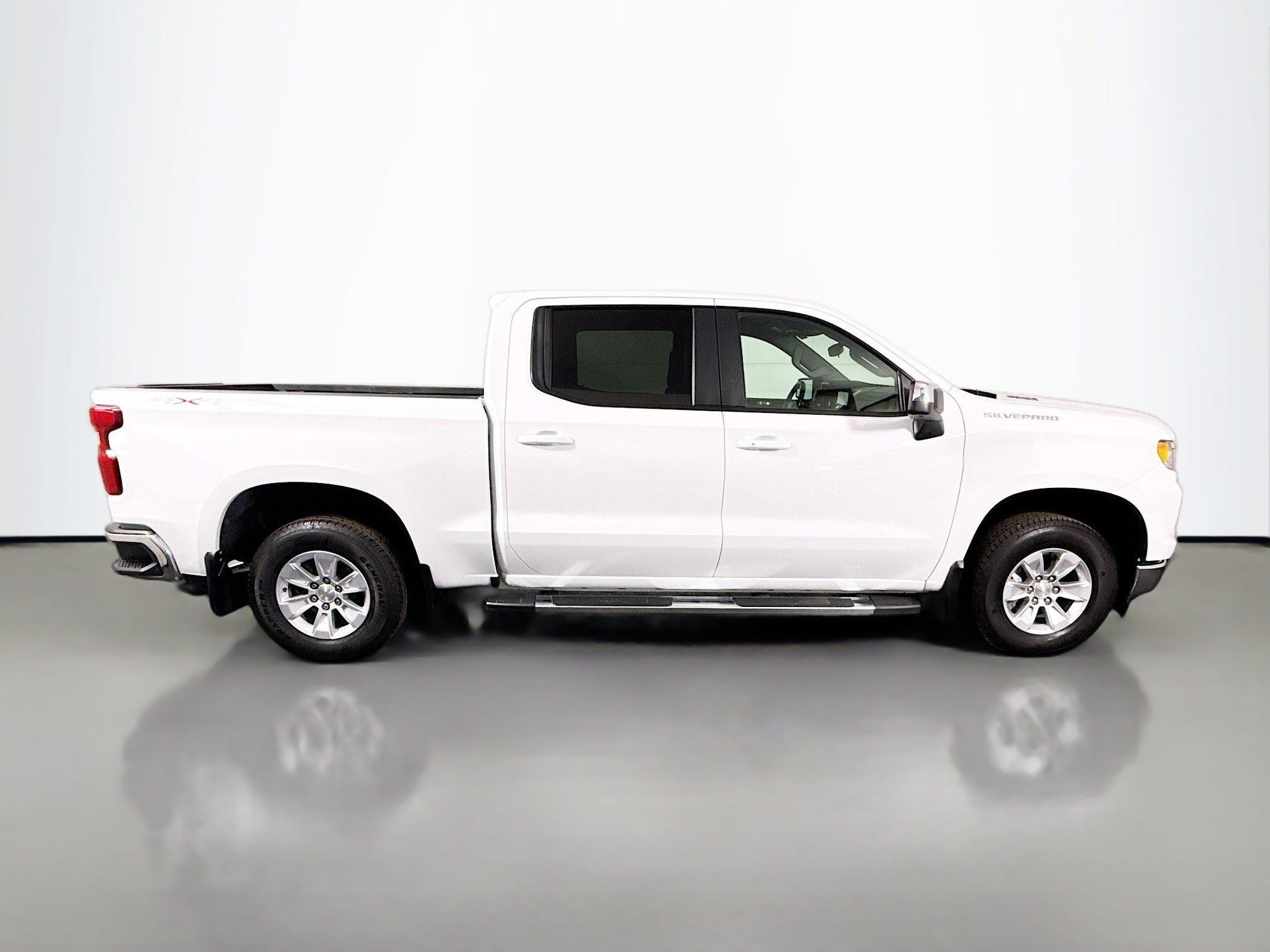 Used 2023 Chevrolet Silverado 1500 LT AWD/4WD image 11