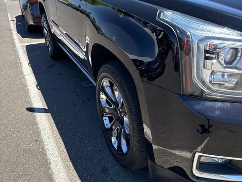 Used 2019 GMC Yukon Denali w/ Denali Ultimate Package AWD/4WD image 5