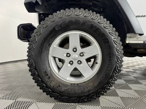 Used 2011 Jeep Wrangler Rubicon w/ Dual Top Group image 34