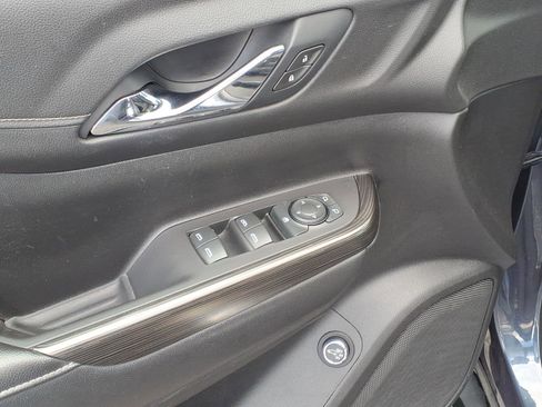Used 2019 GMC Acadia SLT AWD/4WD image 16