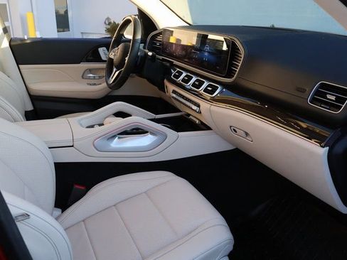 Used 2022 Mercedes-Benz GLS 450 4MATIC image 8