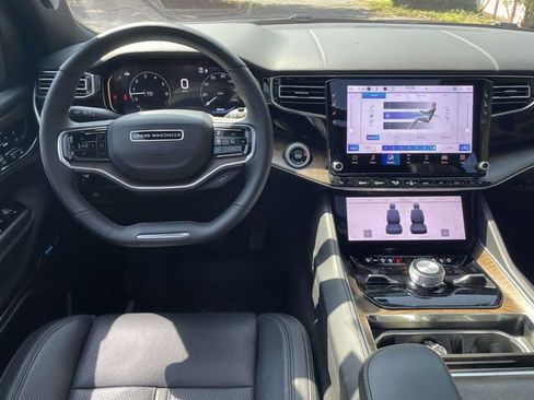 Certified 2025 Jeep Grand Wagoneer 4WD image 15