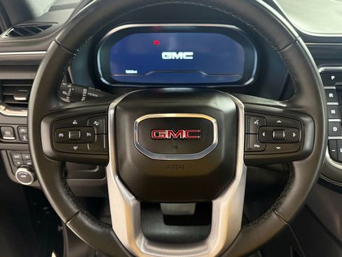 Used 2024 GMC Yukon SLT image 18