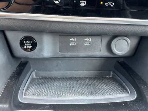 Used 2024 Nissan Rogue S AWD/4WD image 21