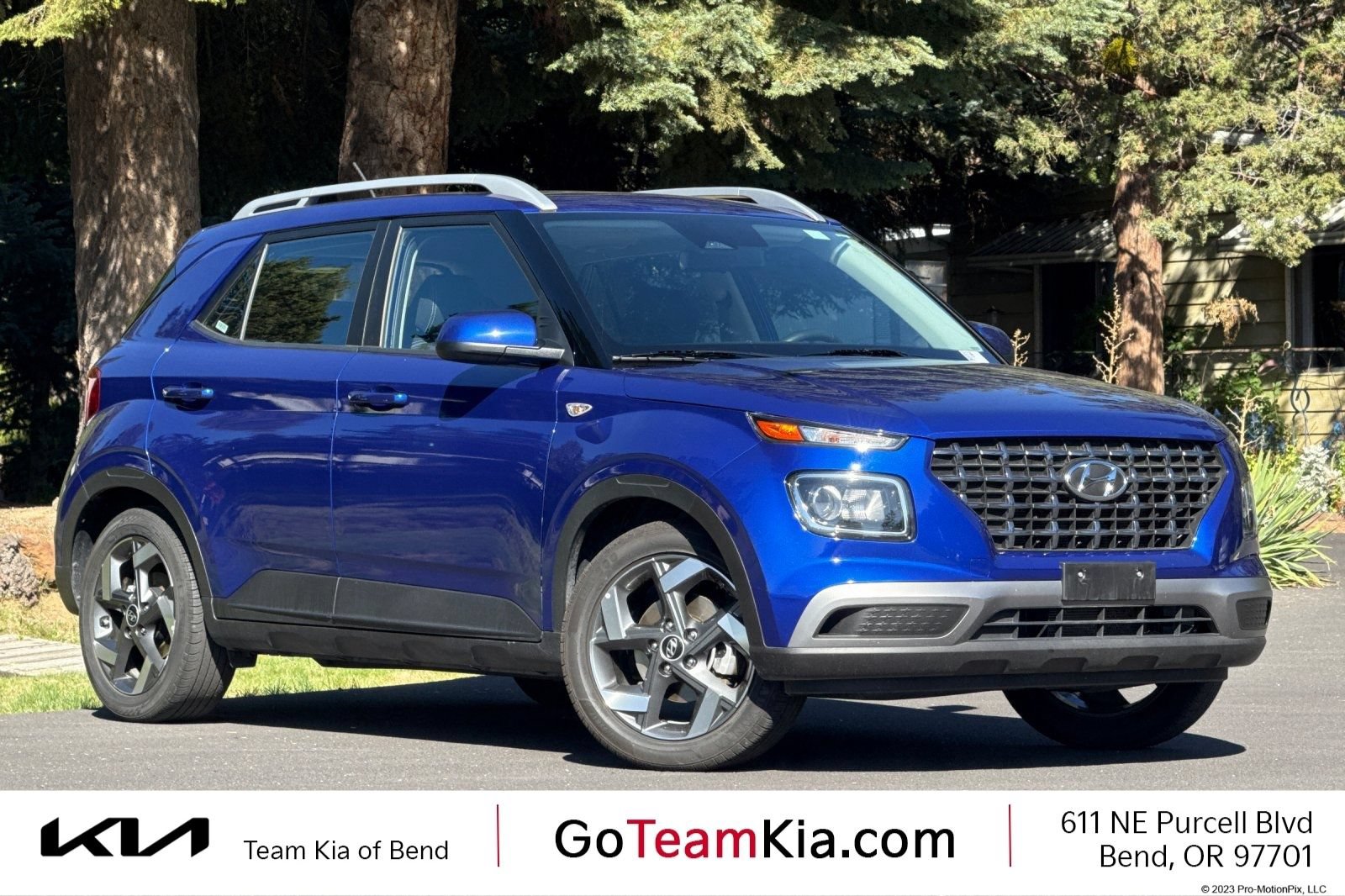 Used 2025 Hyundai Venue SEL FWD image 1