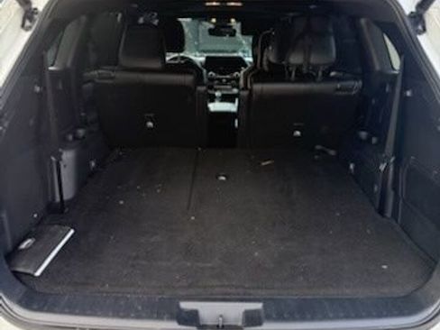 Used 2023 Toyota Highlander XSE image 4