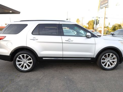 Used 2016 Ford Explorer Limited image 8