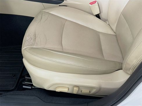 Used 2016 Subaru Outback 2.5i Limited image 9