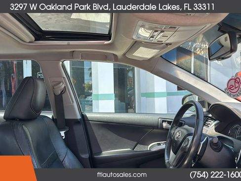 Used 2012 Toyota Camry SE w/ Leather Pkg FWD image 35