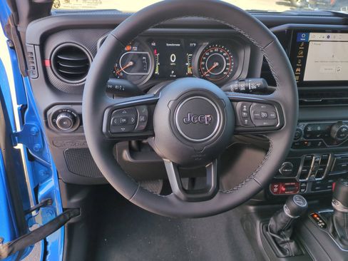 New 2025 Jeep Wrangler Unlimited Rubicon image 9