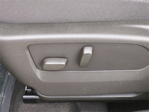 Used 2023 Buick Envision Essence image 12