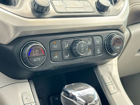 Used 2019 GMC Acadia SLT FWD image 28