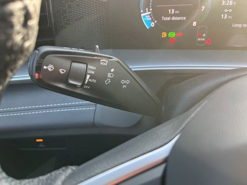 New 2026 Volkswagen Tiguan SE R-Line image 11