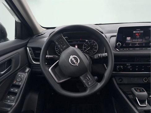 Used 2026 Nissan Rogue S image 12