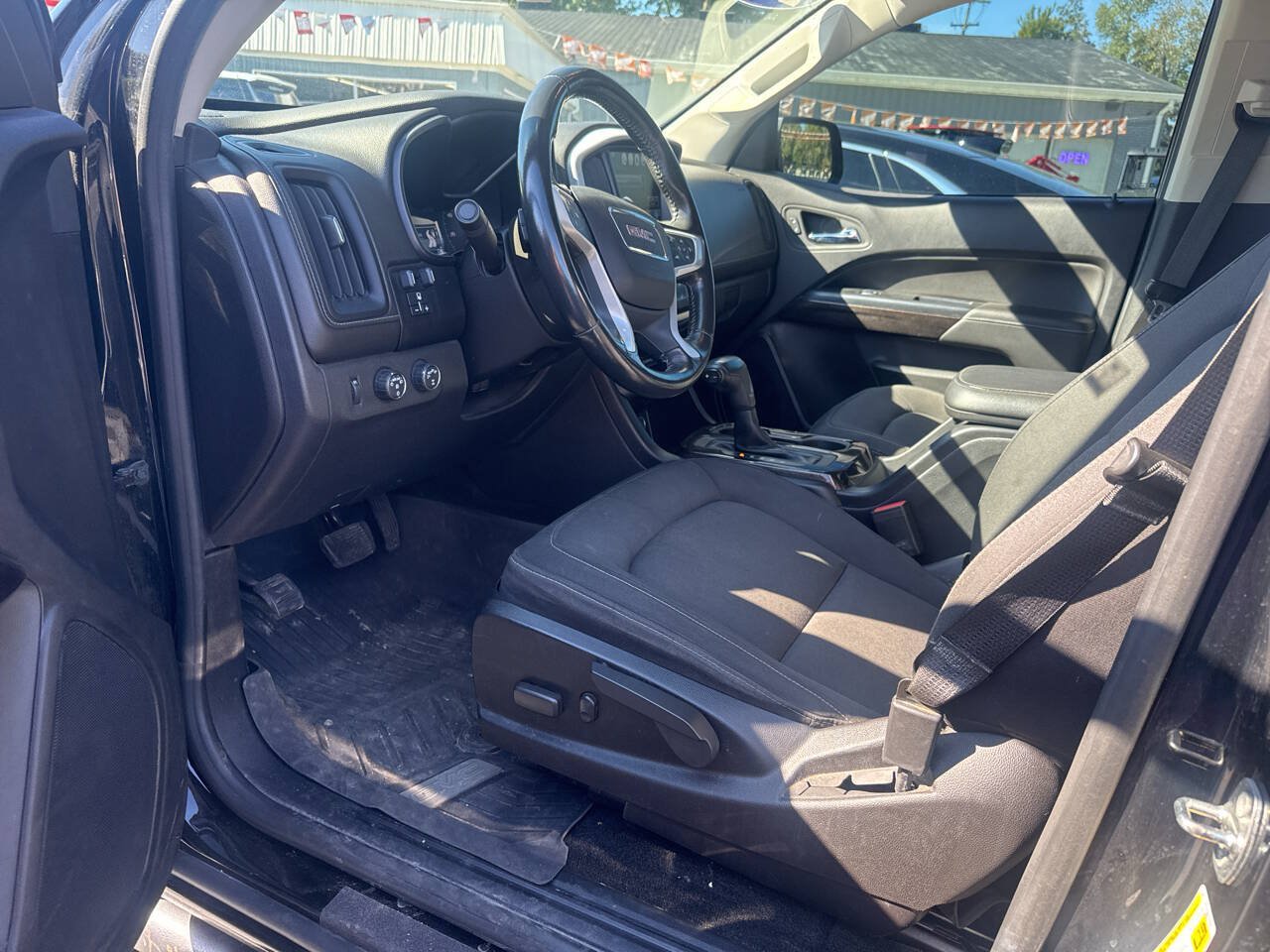 Used 2017 GMC Canyon SLE w/ Nightfall Edition AWD/4WD image 17