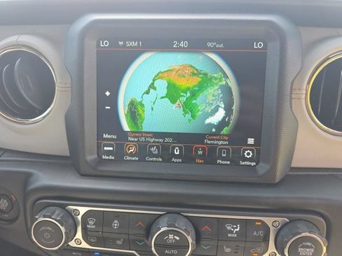 Used 2022 Jeep Wrangler Unlimited Sahara AWD/4WD image 20