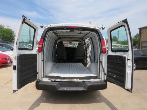Used 2008 Chevrolet Express 1500 RWD image 24