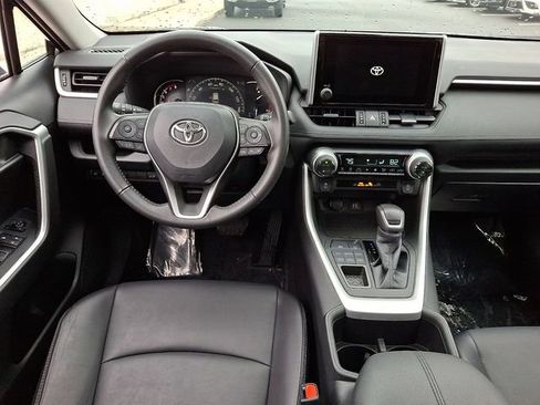 Used 2023 Toyota RAV4 XLE Premium image 12