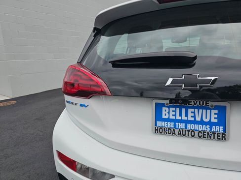 Used 2019 Chevrolet Bolt Premier w/ Infotainment Package FWD image 15