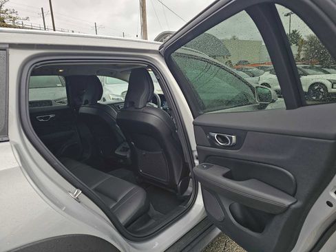 Certified 2025 Volvo V60 B5 Cross Country Plus AWD/4WD image 15