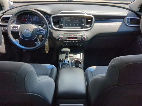 Certified 2019 Kia Sorento S image 14