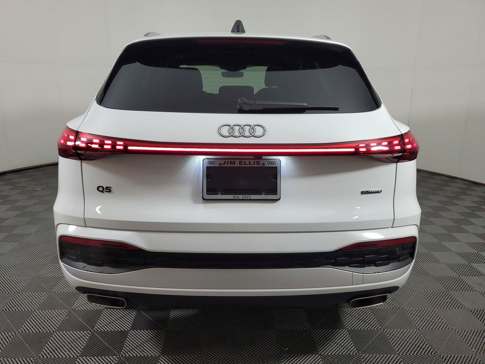Certified 2025 Audi Q5 Premium w/ Convenience Package AWD/4WD image 5