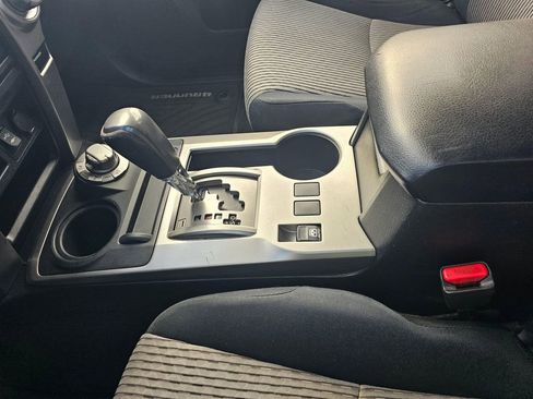 Used 2015 Toyota 4Runner SR5 AWD/4WD image 27
