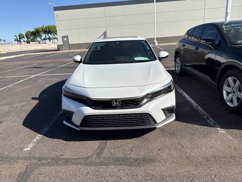 Used 2024 Honda Civic Sport Touring image 2