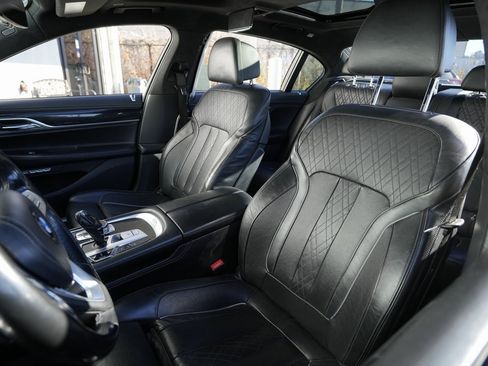 Used 2016 BMW 750i xDrive image 24