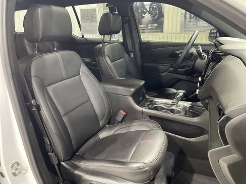 Used 2023 Chevrolet Traverse RS AWD/4WD image 17